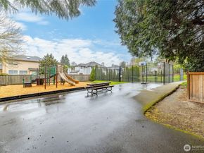 2064 Hoquiam Court NE, Renton WA 98059