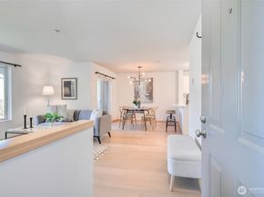 1957 23rd Place NE 203, Issaquah WA 98027