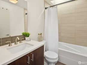 3446 B 22nd Avenue W, Seattle WA 98199
