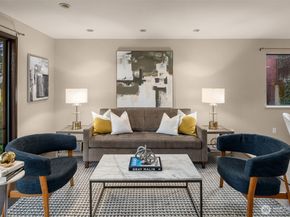 5220 21st Avenue NE 2, Seattle WA 98105