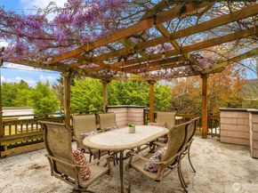 1018 NE 62nd Street, Seattle WA 98115