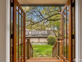 1018 NE 62nd Street, Seattle WA 98115