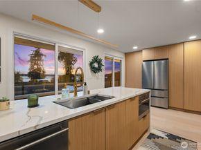 18174 Brittany Drive SW, Normandy Park WA 98166