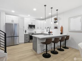 14608 Corliss Avenue N B, Shoreline WA 98133