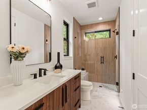 11021 NE 14th Street, Bellevue WA 98004