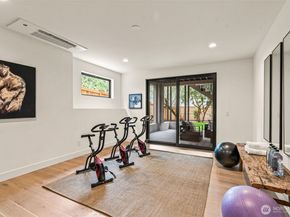 11021 NE 14th Street, Bellevue WA 98004