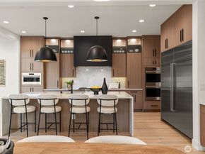 11021 NE 14th Street, Bellevue WA 98004