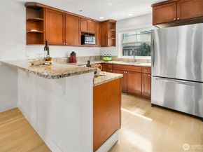 41 W Etruria Street C, Seattle WA 98119