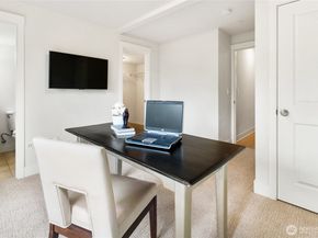 41 W Etruria Street C, Seattle WA 98119