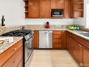 41 W Etruria Street C, Seattle WA 98119