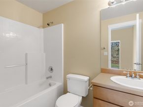 2023 Kennewick Place NE, Renton WA 98056