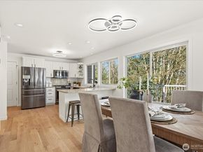 16018 36th Avenue NE, Lake Forest Park WA 98155