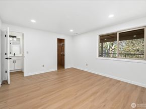 16018 36th Avenue NE, Lake Forest Park WA 98155