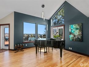 10258 NE Lafayette Avenue, Bainbridge Island WA 98110