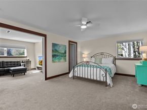 10258 NE Lafayette Avenue, Bainbridge Island WA 98110