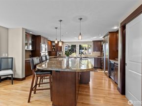 10258 NE Lafayette Avenue, Bainbridge Island WA 98110