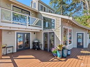 10258 NE Lafayette Avenue, Bainbridge Island WA 98110