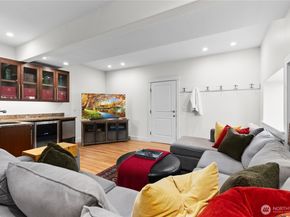 10258 NE Lafayette Avenue, Bainbridge Island WA 98110