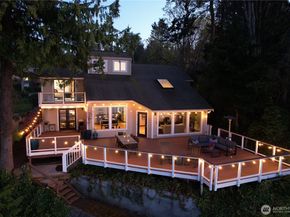 10258 NE Lafayette Avenue, Bainbridge Island WA 98110
