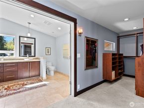 10258 NE Lafayette Avenue, Bainbridge Island WA 98110