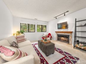 9918 NE 144th Lane 406, Kirkland WA 98034