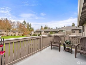 9918 NE 144th Lane 406, Kirkland WA 98034