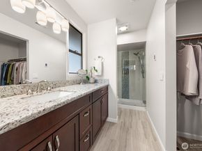 9918 NE 144th Lane 406, Kirkland WA 98034