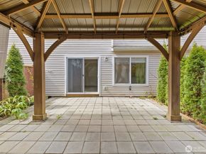 15511 35th Avenue W H, Lynnwood WA 98087