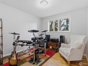 6427 182nd Place SW, Lynnwood WA 98037