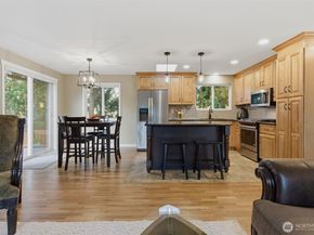 6427 182nd Place SW, Lynnwood WA 98037