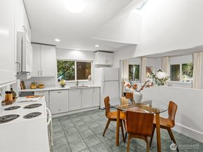 8117 17th Avenue SW, Seattle WA 98106