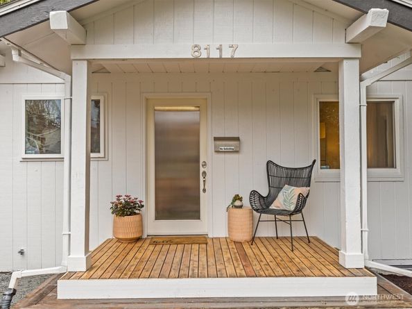 8117 17th Avenue SW, Seattle WA 98106