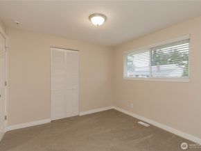 1060 Lynnwood Avenue NE, Renton WA 98056
