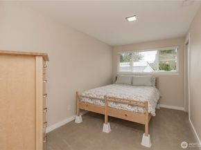 1060 Lynnwood Avenue NE, Renton WA 98056
