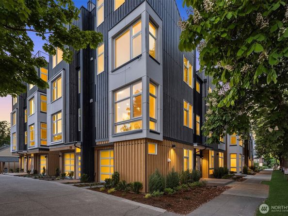 1713 17th Avenue, Seattle WA 98122