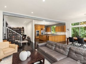 1534 Hillside Drive SE, Issaquah WA 98027