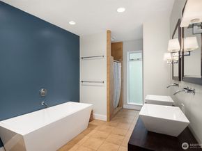 1534 Hillside Drive SE, Issaquah WA 98027