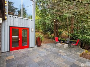 1534 Hillside Drive SE, Issaquah WA 98027