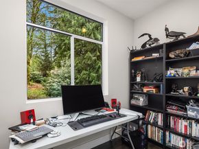 1534 Hillside Drive SE, Issaquah WA 98027