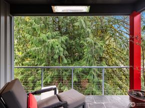1534 Hillside Drive SE, Issaquah WA 98027