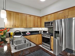 75 Pine Street 212, Edmonds WA 98020