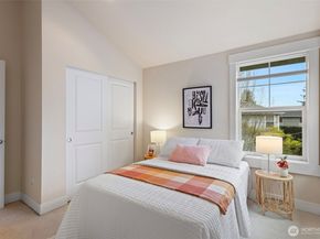 9501 Interlake Avenue N, Seattle WA 98103