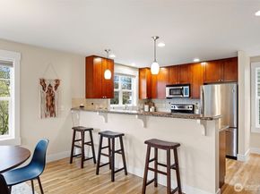 9501 Interlake Avenue N, Seattle WA 98103
