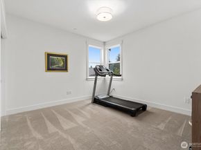 6921 55th Avenue S, Seattle WA 98118