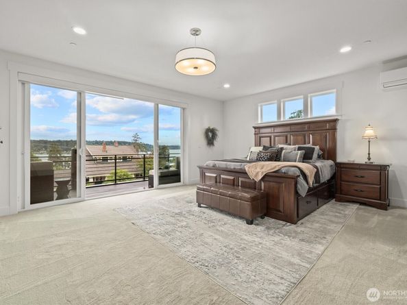 6921 55th Avenue S, Seattle WA 98118