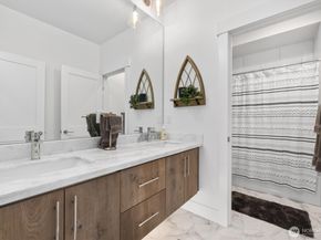 6921 55th Avenue S, Seattle WA 98118