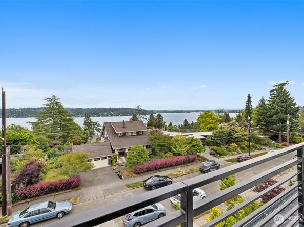 6921 55th Avenue S, Seattle WA 98118