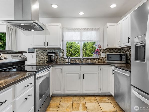 443 Beef Creek Lane NW, Seabeck WA 98380