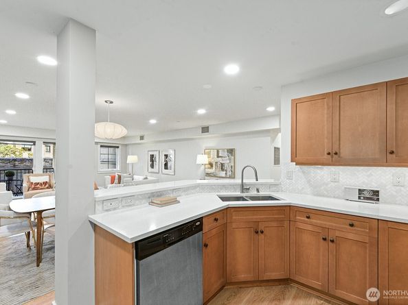 745 Bellevue Avenue E 201, Seattle WA 98102