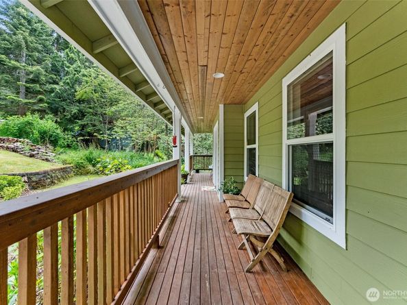 34059 Bridge View Drive NE, Kingston WA 98346